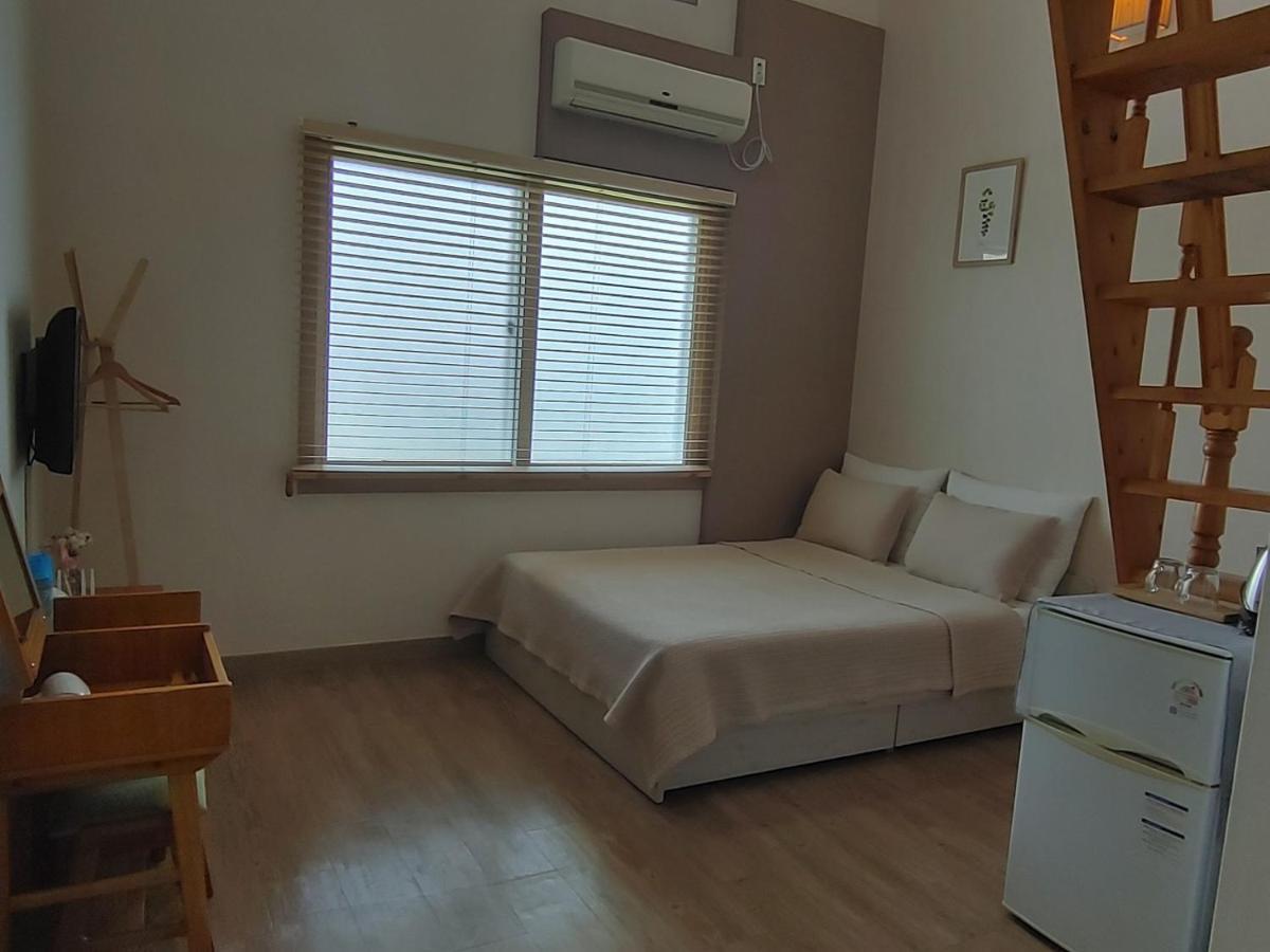 Moon Forest Guesthouse Jeju Exterior photo